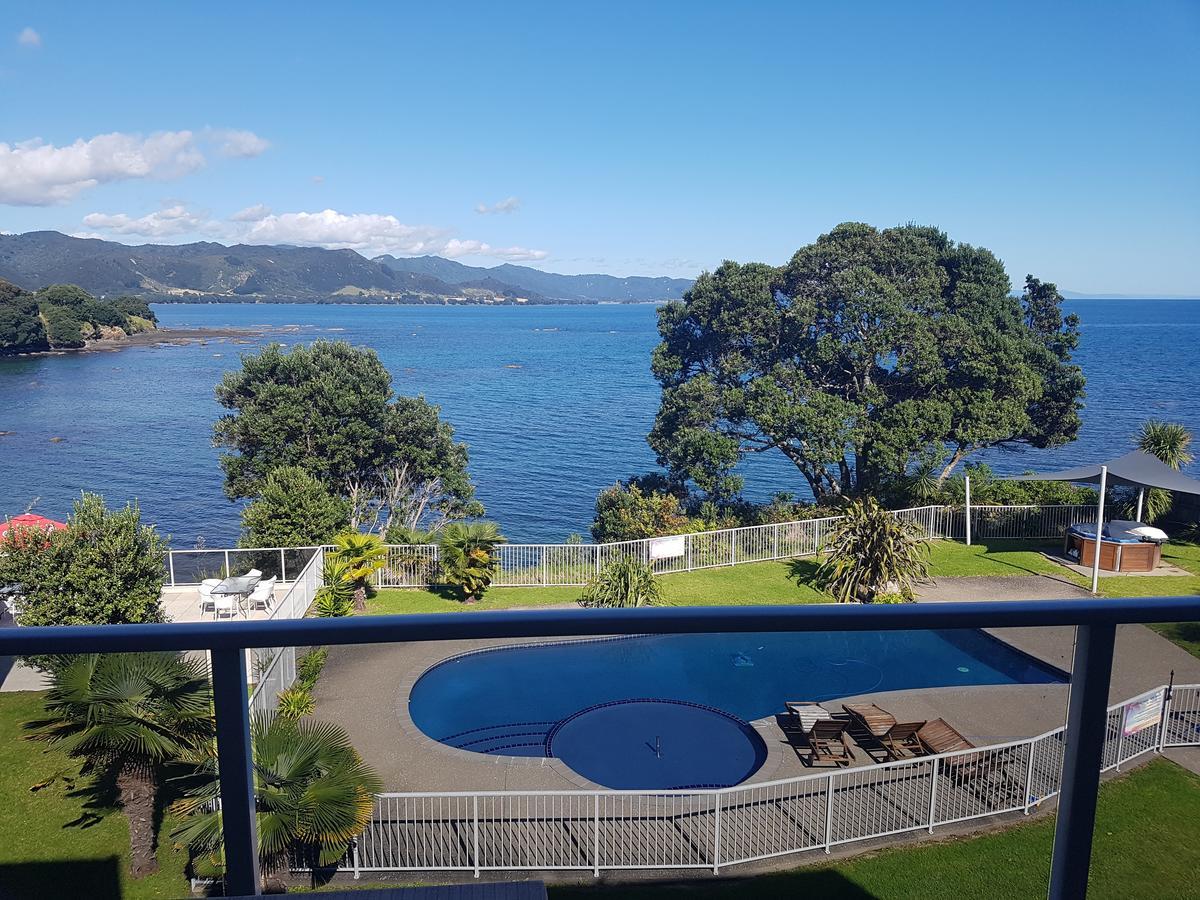 Te Kaha Beach Hotel Exteriér fotografie