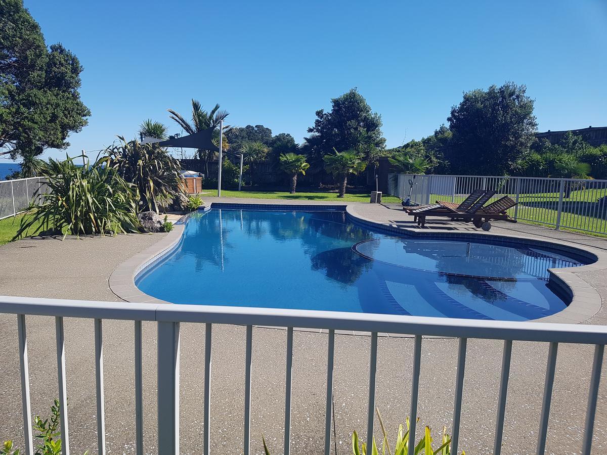 Te Kaha Beach Hotel Exteriér fotografie