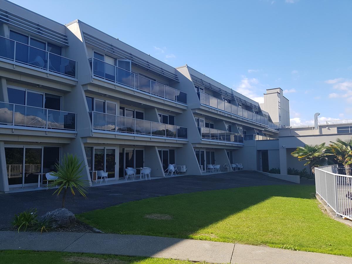 Te Kaha Beach Hotel Exteriér fotografie