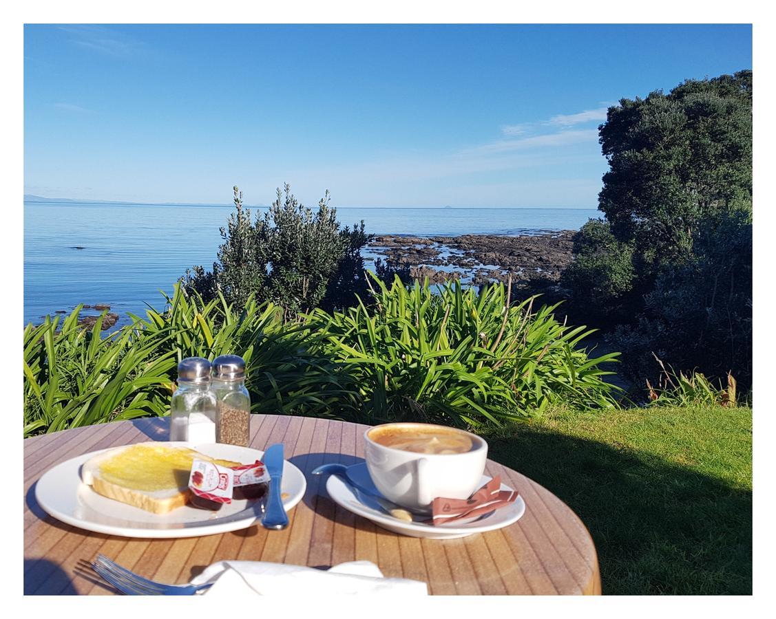 Te Kaha Beach Hotel Exteriér fotografie